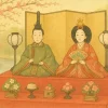 上巳の節句をテーマにした、ひな人形と桃の花、そして川の流れが描かれた美しいイラスト。
